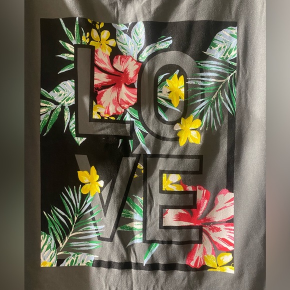 2 Tank Tops - Picture 9 of 9